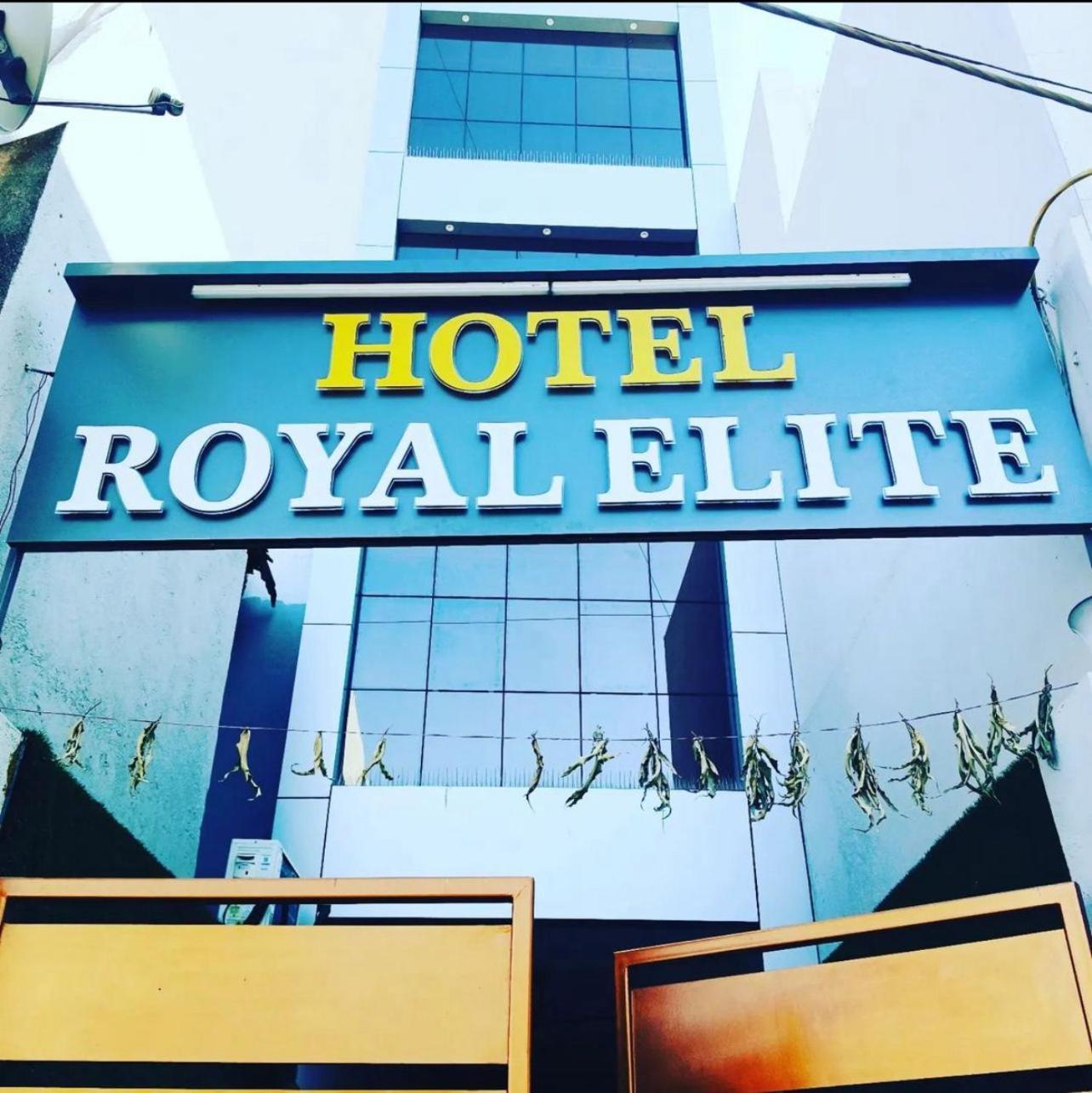 Hotel Royal Elite Rajkot Exteriör bild